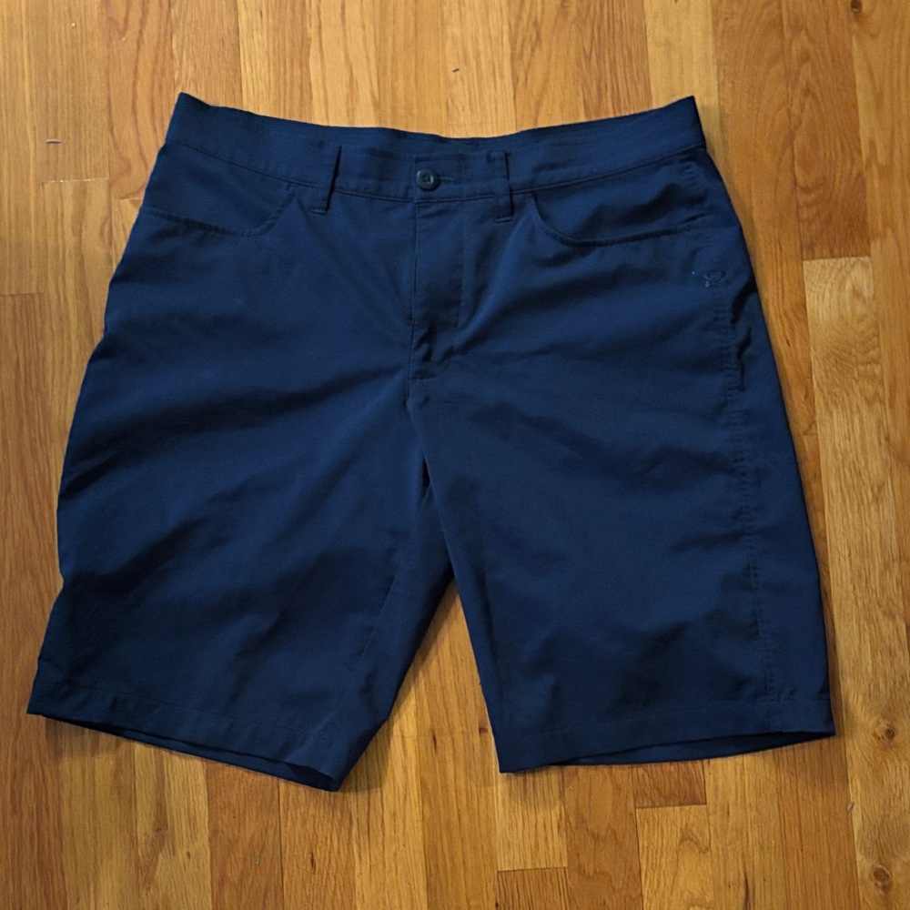 Men's Under Armour Navy Blue Heat Gear Shorts size 34